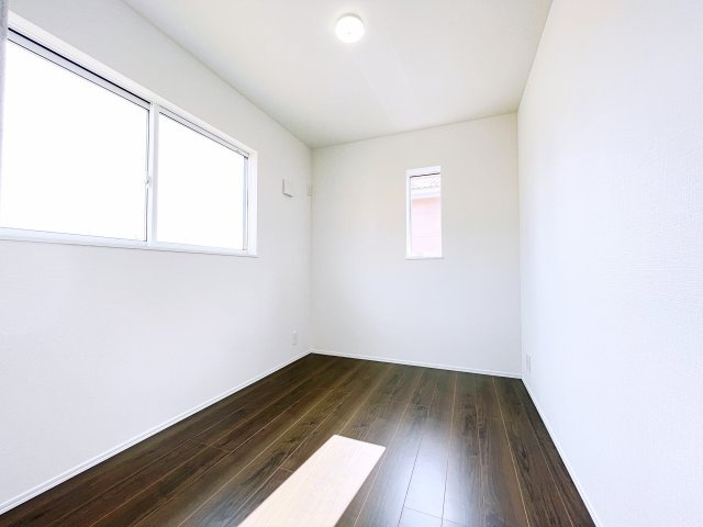 伊勢崎市寿町　CLEIAS TOWN　全8棟の洋室