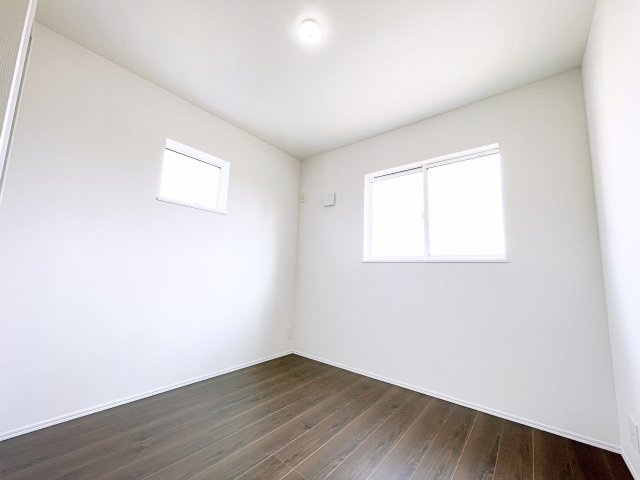 伊勢崎市寿町　CLEIAS TOWN　全8棟の洋室