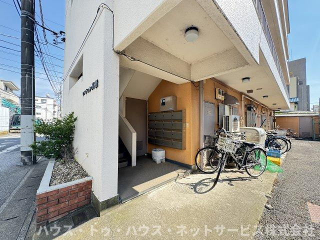 マンション高橋のエントランス