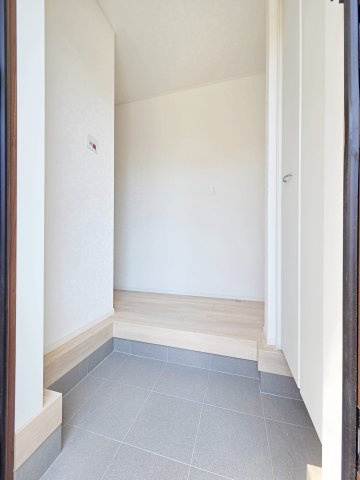 【玄関】 | 東海市富貴ノ台第5　4号棟