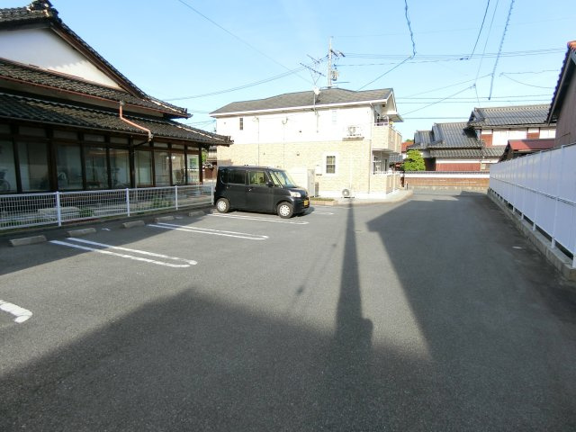 ＬＡＰＩＮＥ（ラピーヌ）Ｂの駐車場