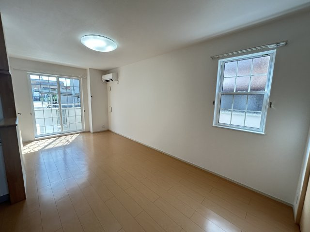 ＬＡＰＩＮＥ（ラピーヌ）Ｂの居間・リビング