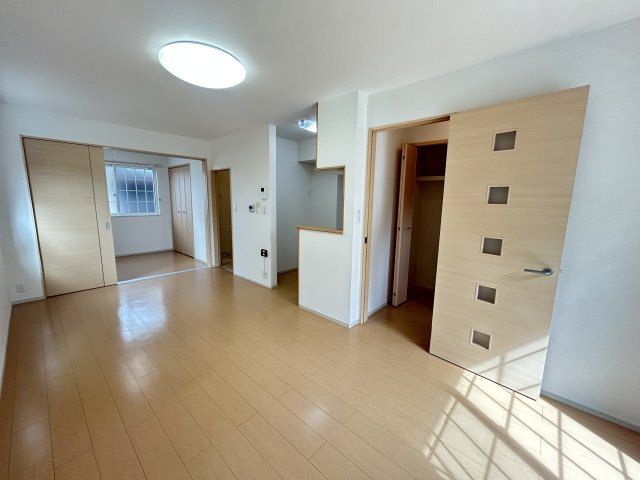 ＬＡＰＩＮＥ（ラピーヌ）Ｂの居間・リビング