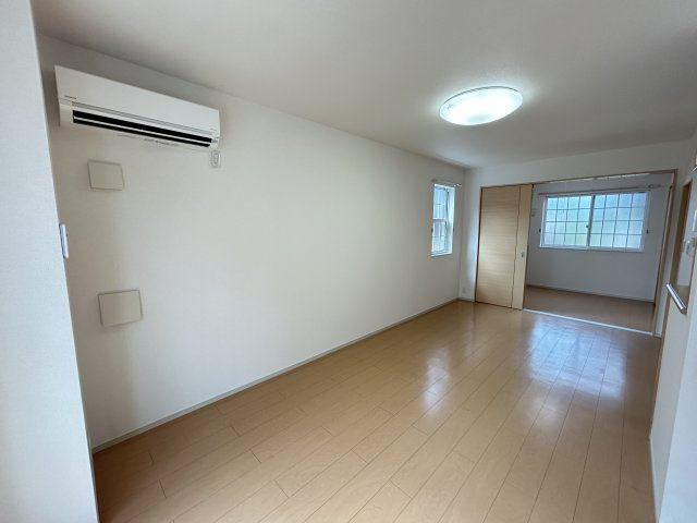 ＬＡＰＩＮＥ（ラピーヌ）Ｂの居間・リビング