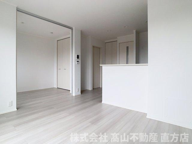 Gloire遠賀野Aの居間・リビング