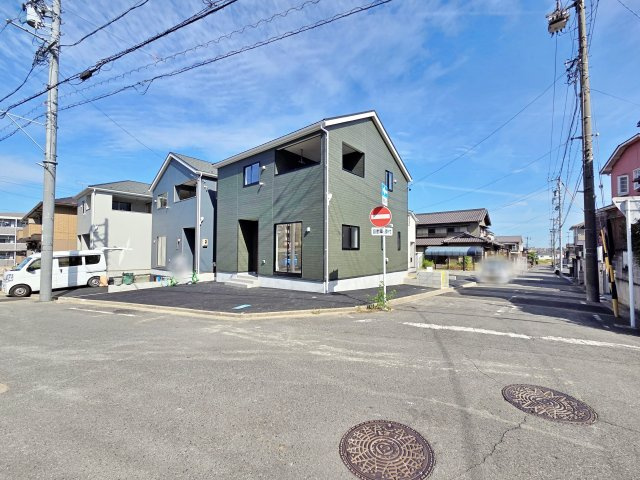 【前面道路含む現地写真】 | 東海市富貴ノ台第5　6号棟