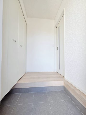 【玄関】 | 東海市富貴ノ台第5　6号棟