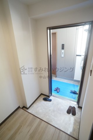 グランジュテ寺畑の玄関