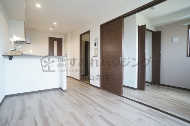 グランジュテ寺畑の居間・リビング