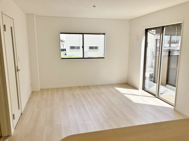 碧南市東浦町の居間・リビング|リビングダニング16帖