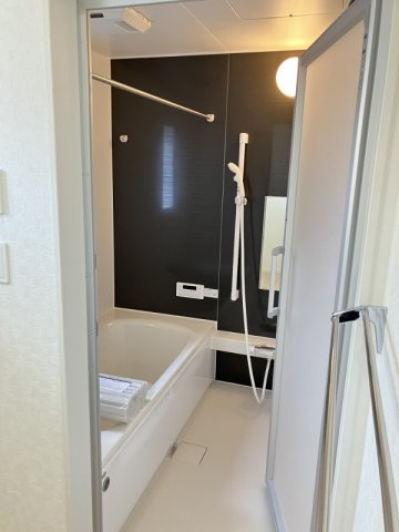 碧南市東浦町の浴室|浴室には浴室暖房乾燥機が完備されています。浴室を温めておけば、ヒートショック対策になりますね