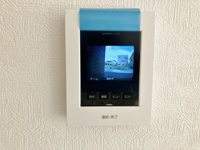 碧南市東浦町のセキュリティ|訪問者がボタンを押さなくても、いつでも玄関先の様子を映像と音でチェックできます。