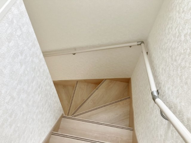 碧南市東浦町のその他|安心、安全　手すりのある階段
