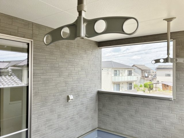 碧南市東浦町の設備|バルコニーには物干し設備あります