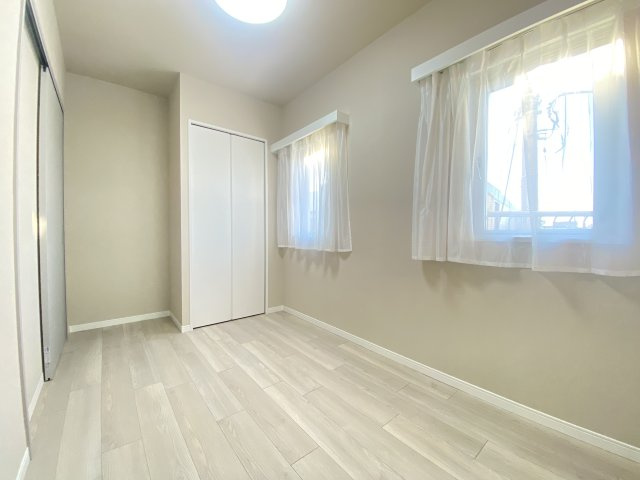 【洋室】 | 多摩川久地パークハイツ | 約4.5帖の洋室です。
お子様のお部屋にいかがでしょうか。