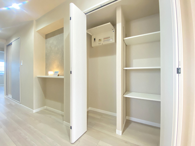 【収納】 | 多摩川久地パークハイツ | 廊下部収納になります。