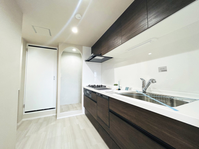 【キッチン】 | 多摩川久地パークハイツ | 独立型キッチンです！食洗機・水栓一体型浄水器が設置されております！
