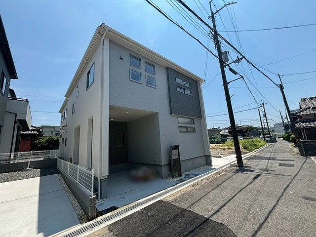 高野道1丁目　新築一戸建ての前面道路含む現地写真|■物件内覧・資金計画相談・住宅ローン相談、リフォーム相談、お問合せ受付中■
※当日・翌日のご内覧、ご相談はお電話でのお問合せがスムーズです！