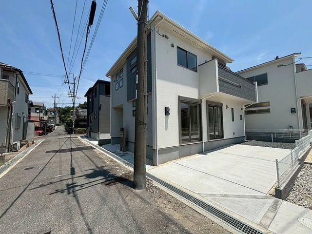高野道1丁目　新築一戸建ての前面道路含む現地写真|■物件内覧・資金計画相談・住宅ローン相談、リフォーム相談、お問合せ受付中■
※当日・翌日のご内覧、ご相談はお電話でのお問合せがスムーズです！