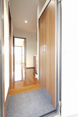 スカイガーデン奥田南の玄関|※写真は別の部屋のものです。