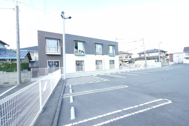 スカイガーデン奥田南の駐車場