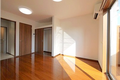 スカイガーデン奥田南の洋室