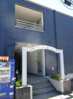 クローバー富士6号館のエントランス