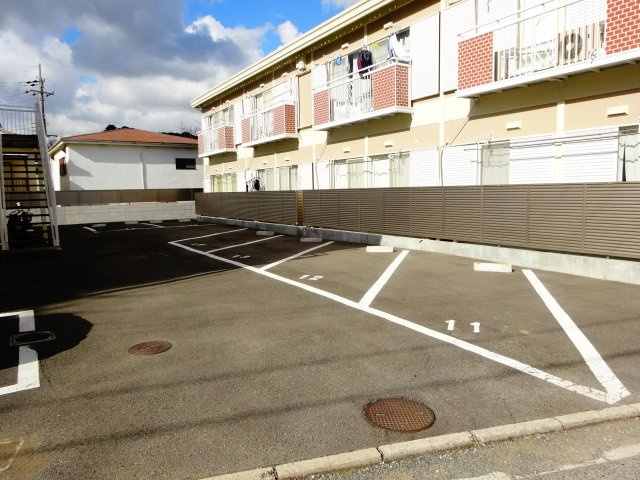 パナハイツ今熊Ⅱの駐車場