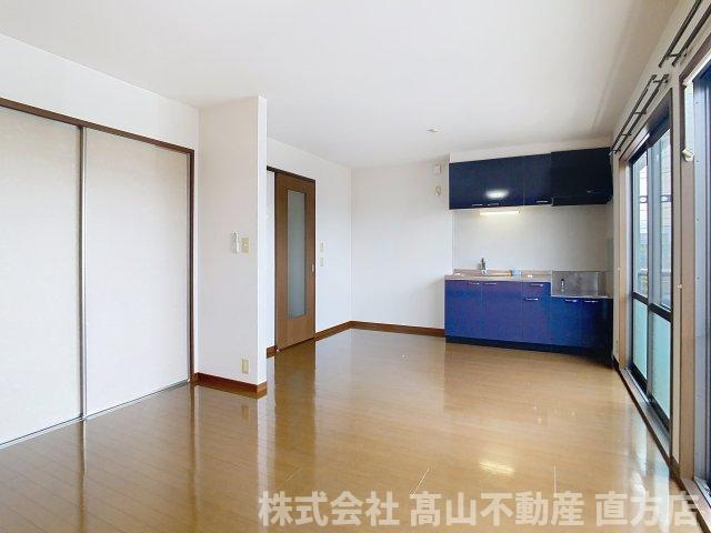 直方市新町１丁目のアパートの居間・リビング