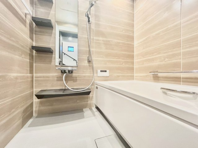 北区滝野川4丁目　新築戸建の浴室|浴室乾燥機付きのため、雨の日の洗濯物干しやカビの予防にも役立ちます。


ご内見希望・資料請求などお気軽にお問い合わせ下さい！
03-5990-5201