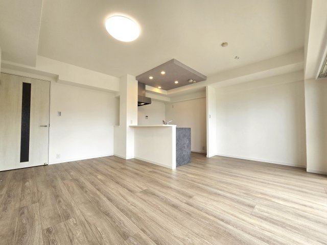 福岡市西区小戸３丁目の中古マンションの居間・リビング