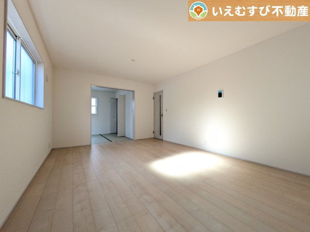 Livele Garden.S　寄居露梨子の居間・リビング|ご家族みんながゆったりくつろげるリビング
ゆとりの空間でくつろいだり遊んだり、家族の時間が楽しみですね♪