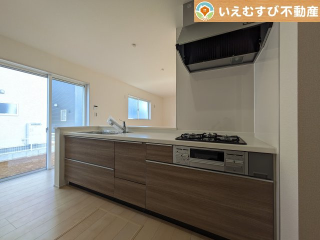 Livele Garden.S　寄居露梨子のキッチン|機能性収納性に溢れるキッチン。
収納もたっぷり付いていてすっきり片付く！毎日楽しくお料理が出来そうです！