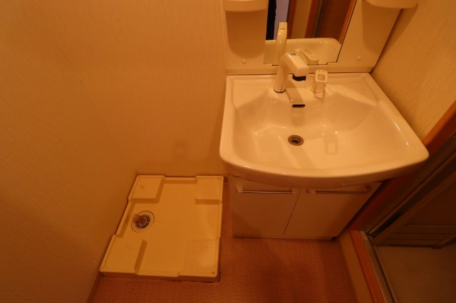 アジュールメゾン十条の洗面所|室内洗濯機置き場あります！