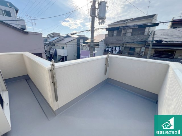 東大阪市豊浦町　第1期　新築一戸建てのバルコニー|ワイドバルコニーは洗濯物を干すスペースが広いのでご家族が多くても安心！