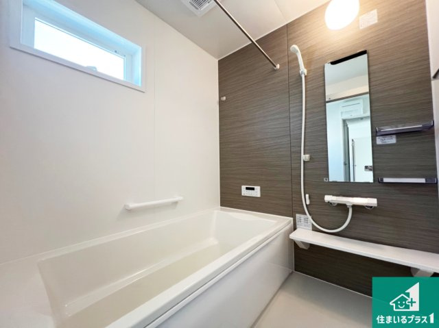 東大阪市豊浦町　第1期　新築一戸建ての前面道路含む現地写真|周辺は落ち着いた街並みの住宅地！子育てがしやすい住環境です！まだ未完成ですが、現地でしかわからない事もございます。是非一度ご覧ください。