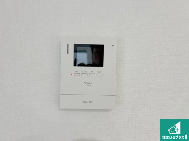 東大阪市豊浦町　第1期　新築一戸建ての防犯設備|カラーモニターインターホン！声だけでなく来訪者の姿や顔がモニターで確認できるので、小さなお子様がいらっしゃるご家庭でも安心できます！