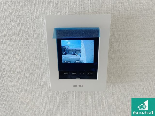 東大阪市大蓮南　第3期　新築一戸建ての防犯設備|カラーモニターインターホン！声だけでなく来訪者の姿や顔がモニターで確認できるので、小さなお子様がいらっしゃるご家庭でも安心できます！