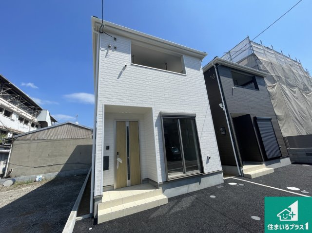 東大阪市大蓮南　第3期　新築一戸建ての外観|安心の10年保証！外観を美しく保ち、雨水で汚れを落とします！気になることがありましたら、お気軽にお問い合わせください！