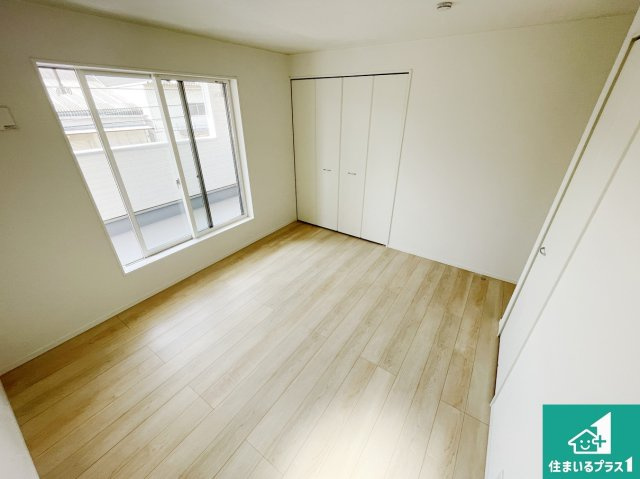 東大阪市大蓮南　第3期　新築一戸建ての洋室|シンプルな洋室は、自分好みのインテリアが楽しめます♪ご家族とインテリアや家具を選びに行くのは新築購入時の醍醐味の一つです。ぜひお楽しみください♪