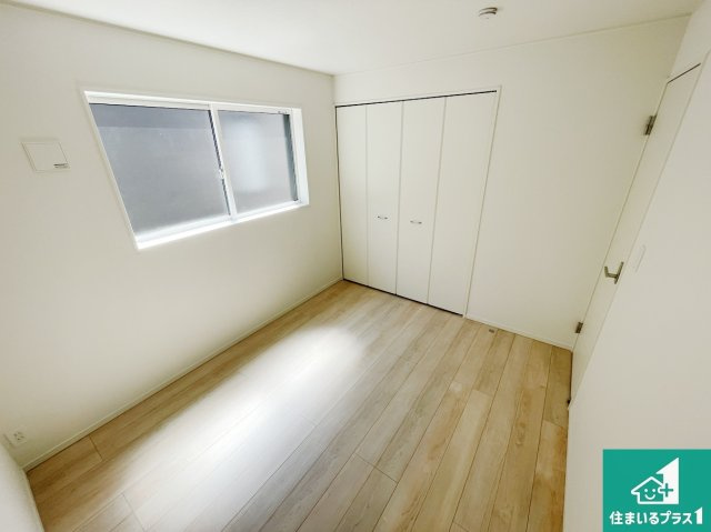 東大阪市大蓮南　第3期　新築一戸建ての洋室|シンプルな洋室は、自分好みのインテリアが楽しめます♪ご家族とインテリアや家具を選びに行くのは新築購入時の醍醐味の一つです。ぜひお楽しみください♪