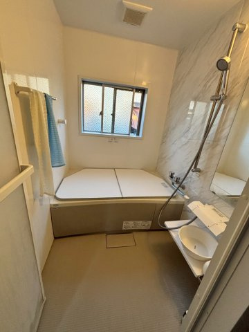 泉佐野市羽倉崎二丁目テラスハウスの浴室