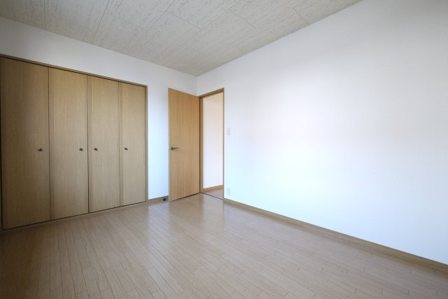 ドリームタウンⅡ　バンビの洋室