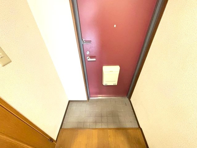 DH白鳥ビルの玄関