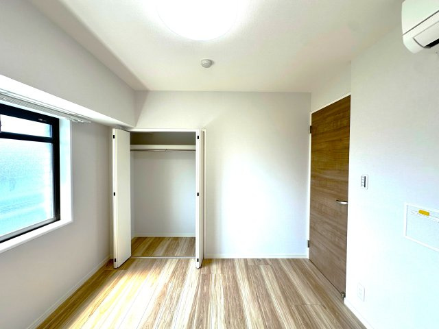 エンゼルハイム鳩ケ谷緑町の洋室|家具のレイアウトも自由自在な洋室は、暮らす人のスタイルに寄り添える柔軟な一部屋。毎日をより快適に、自分らしく過ごせる場所です。