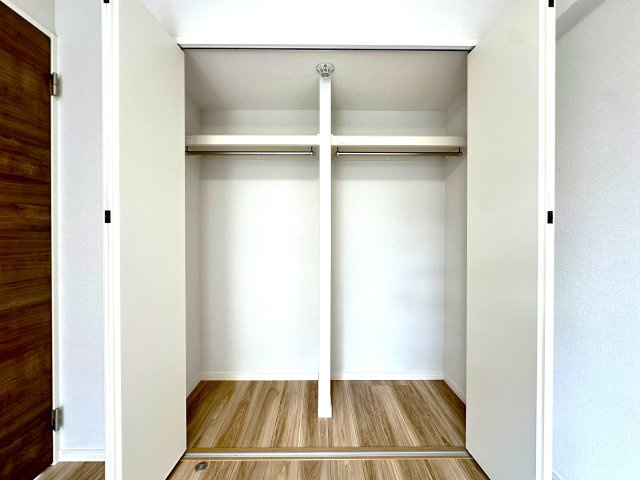 エンゼルハイム鳩ケ谷緑町の収納|暮らしにぴったり合うサイズと配置で設計された収納スペースは、住まいの使いやすさを徹底的に追求。毎日の片付けがスムーズになり、ストレスを大幅に軽減してくれます。快適な暮らしを支える頼もしい存在です。