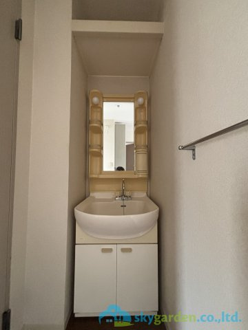 秦野市南矢名5丁目　中古戸建の独立洗面台