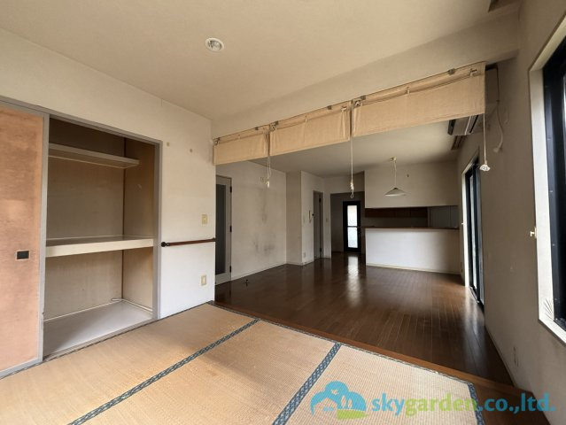 秦野市南矢名5丁目　中古戸建の居間・リビング