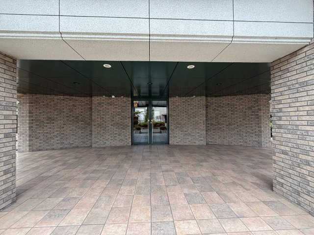 リビオ上野芝ガーデンズのエントランス