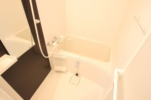 ティーズカレッジ近畿大学前の浴室